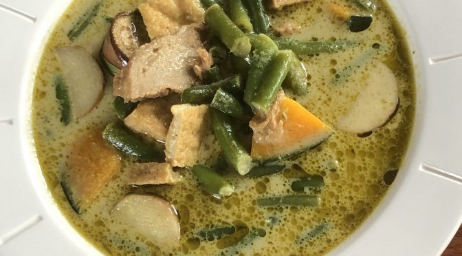Thai Cafe's green curry is loaded with crisp-tender vegetables and your choice of meat, tofu, or wheat-based mock chicken, in a coconut-milk broth that's spicy enough to get your attention.