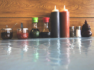 Condiments at Pho Binh Minh