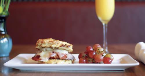 Country Ham Biscuit at Anchorage Café. PHOTO: Ron Jasin
