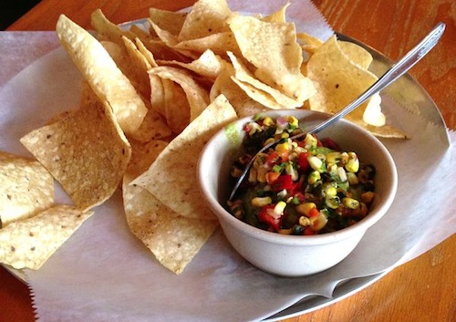 guacmm guacamole and chips