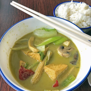 Càri Xanh, spicy green curry at Á-Châu.