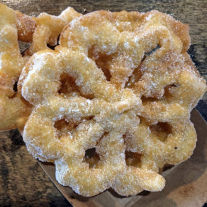 Rosettes: Fried, sugar-dusted cookies 