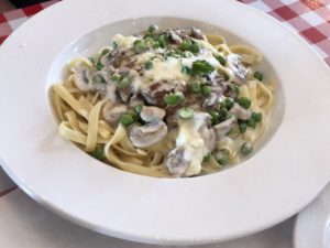 The namesake Pasta Milantoni starts with Milantoni’s fine alfredo and kicks it up with chicken breast meat, mushrooms and peas.