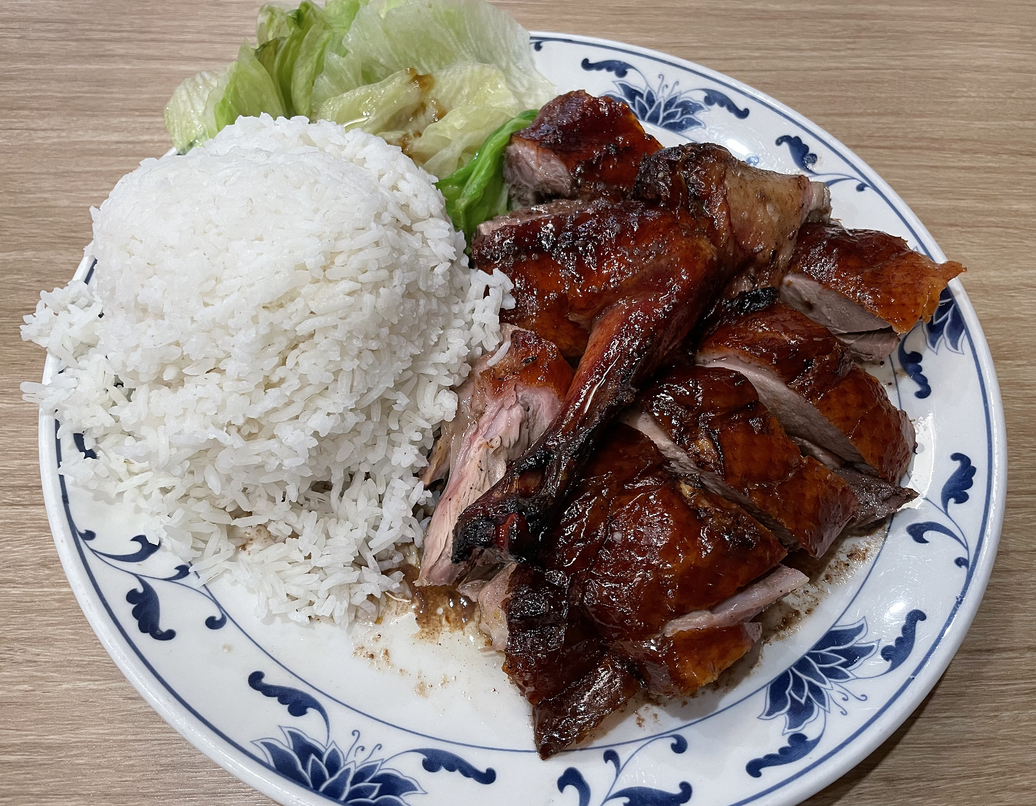 Roasted to a deep mahogany color and painted with sweet-tart sauce, first-rate Chinese-style roasted duck signals that the old Oriental House is fully back in service.